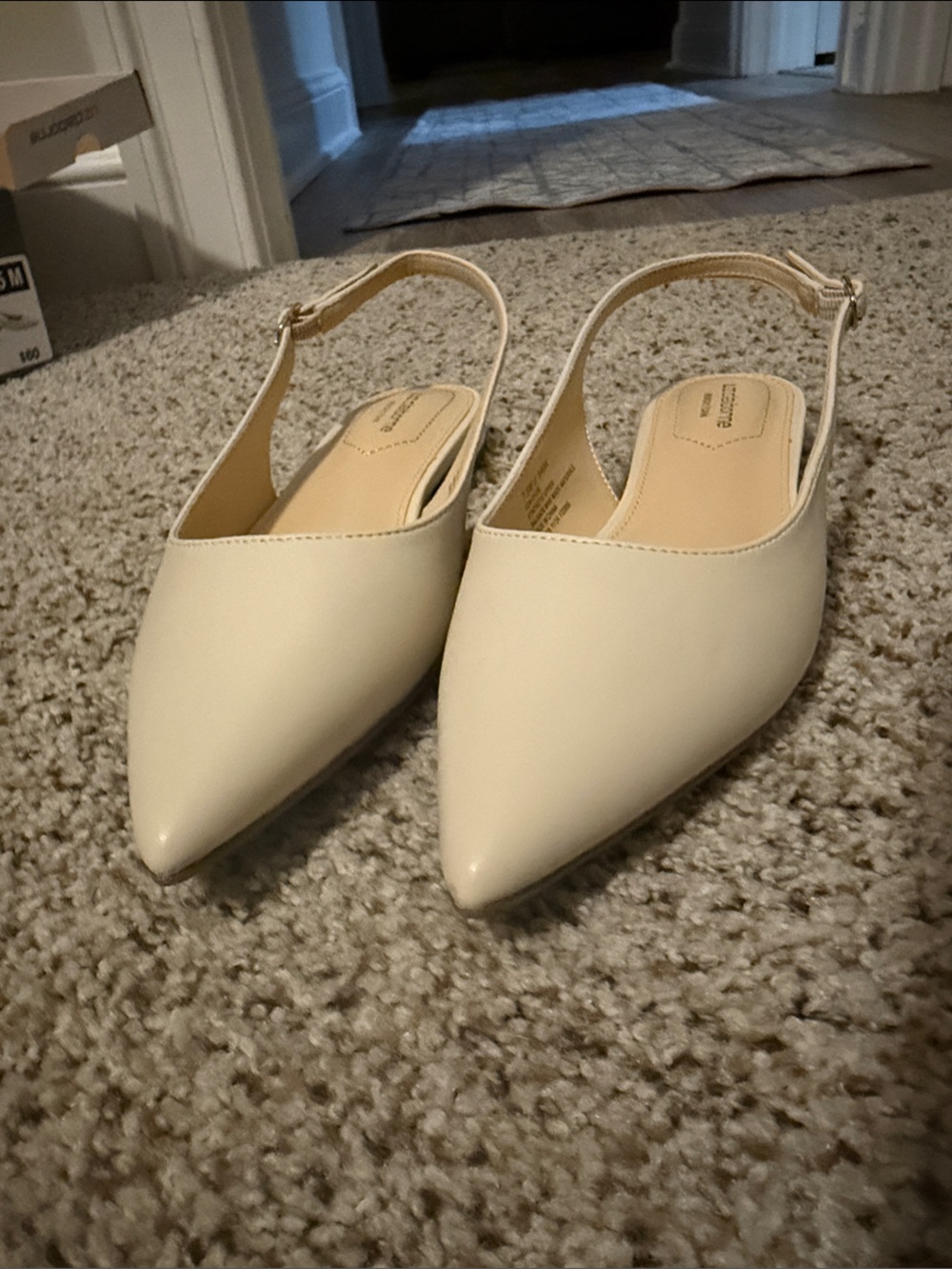 Like New -Liz Claiborne Cream Pointed Slingback Flats-size 7.5